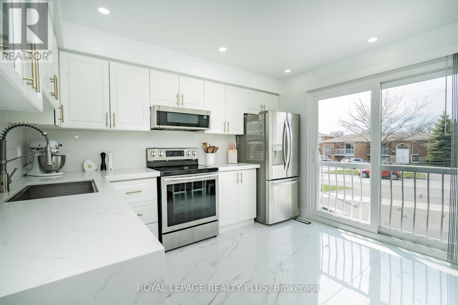 Property at 568 FERGO AVENUE image 2