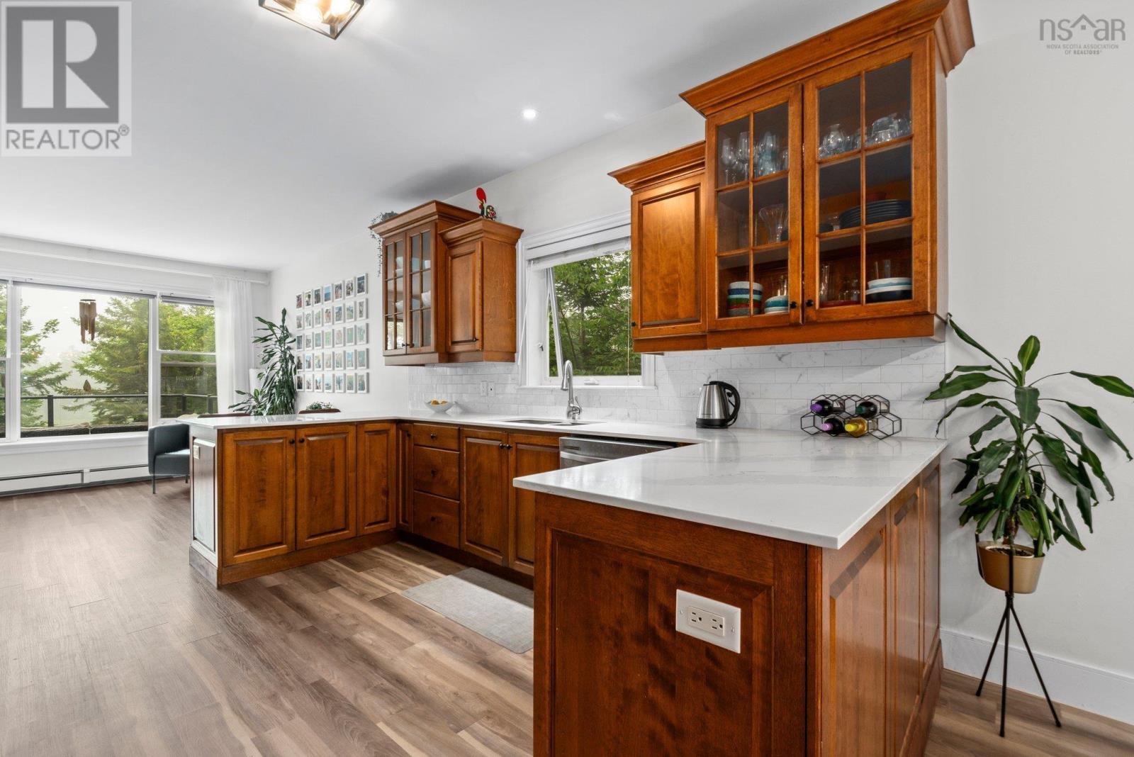 Property at 22 Oxer Close image 4