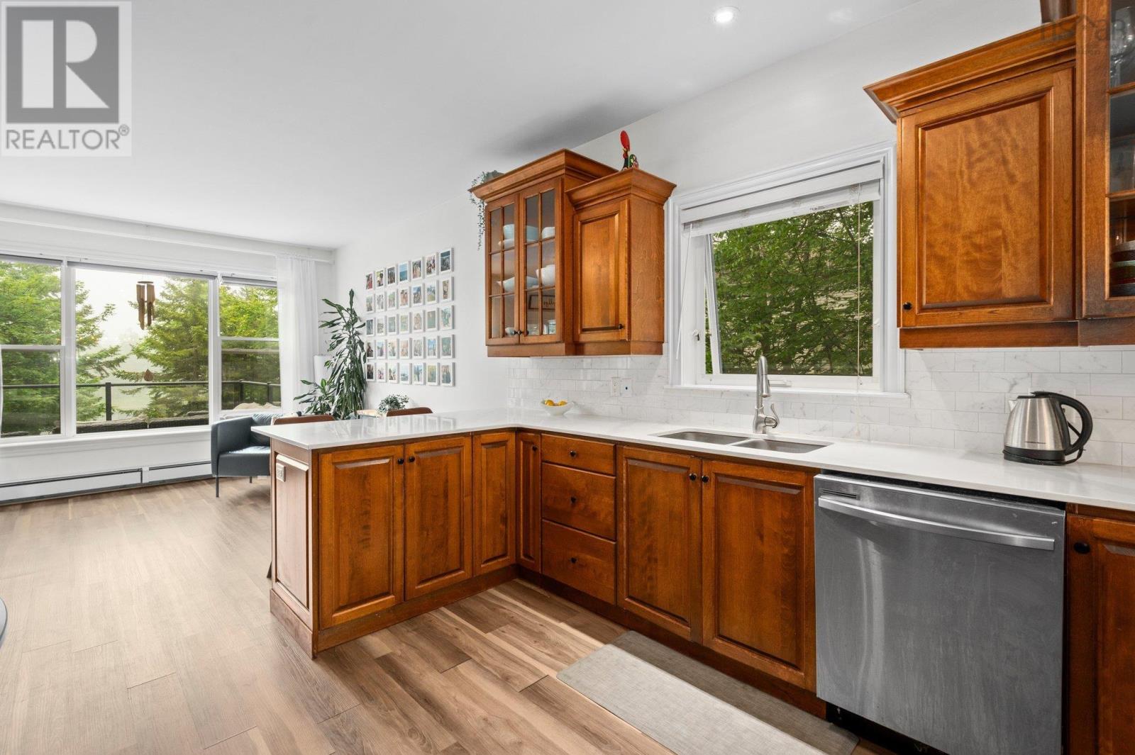 Property at 22 Oxer Close image 5