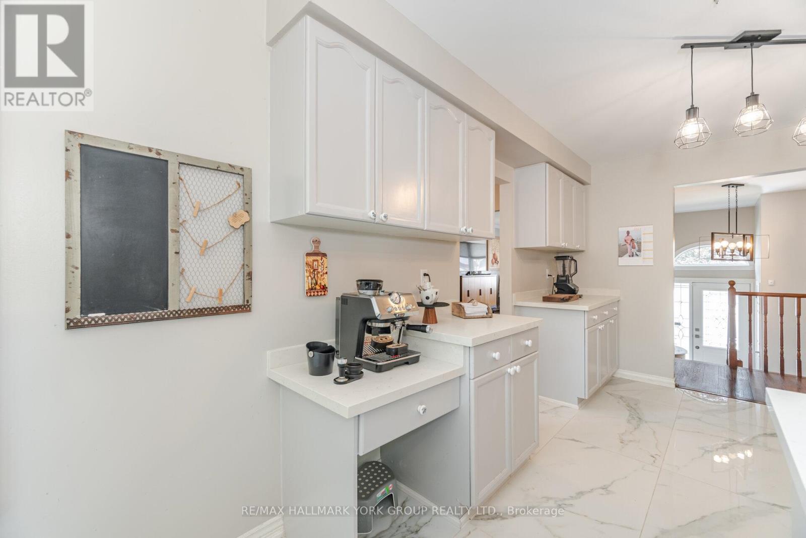 96 Townsend Avenue, Bradford West Gwillimbury, Ontario  L3Z 1Y1 - Photo 13 - N12292995