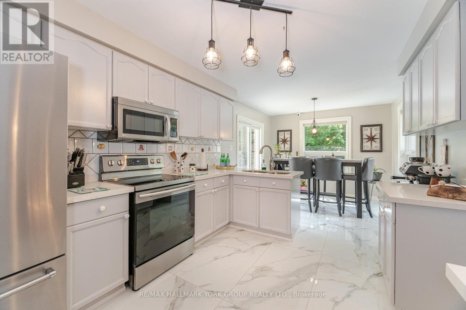 96 Townsend Avenue, Bradford West Gwillimbury, Ontario  L3Z 1Y1 - Photo 14 - N12292995