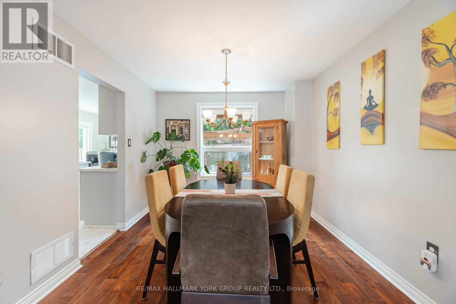 96 Townsend Avenue, Bradford West Gwillimbury, Ontario  L3Z 1Y1 - Photo 8 - N12292995