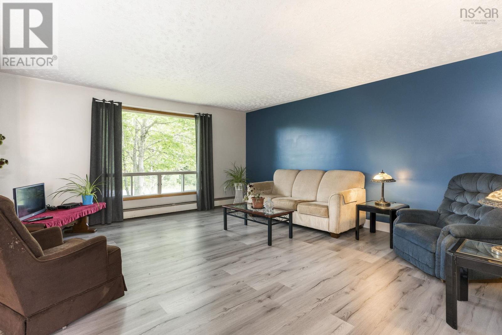 Property at 4 Melinda Avenue image 3