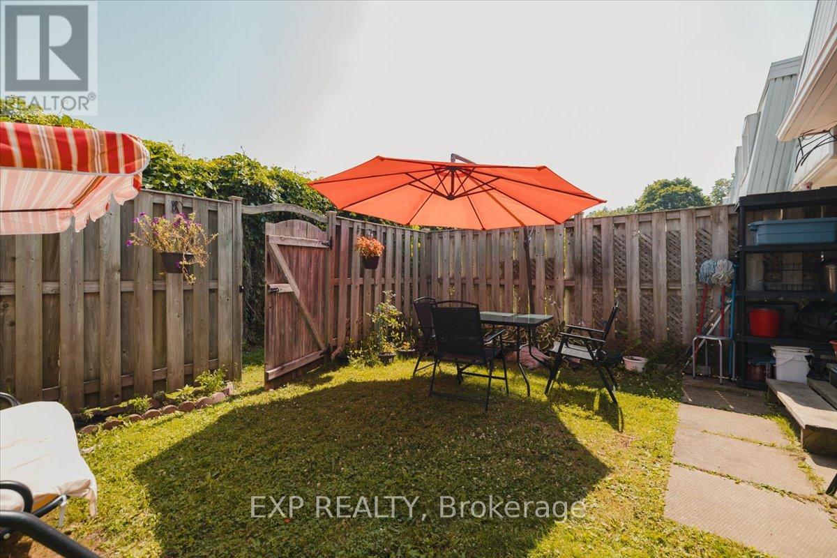 14 - 300 Traynor Avenue, Kitchener, Ontario N2C 2J1 - Photo 17 - X12293012