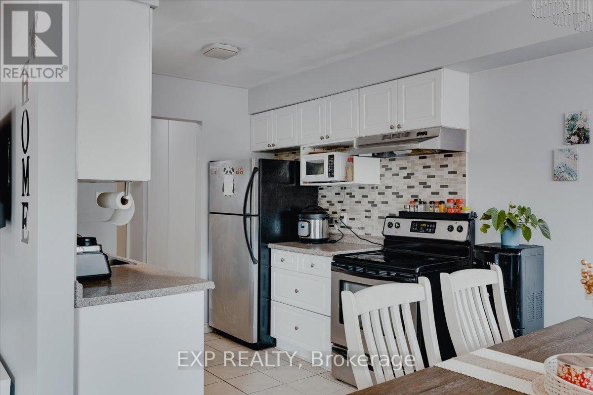 Property at 14 - 300 TRAYNOR AVENUE image 5
