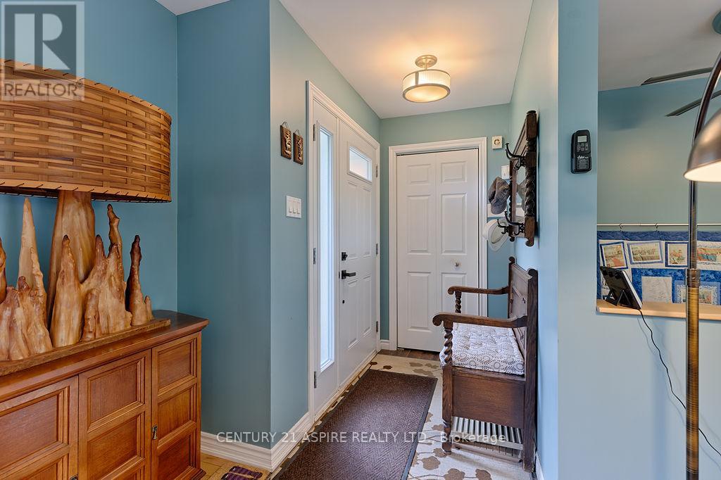 539 Schwan Road, Laurentian Valley, Ontario  K8A 6W8 - Photo 2 - X12293034