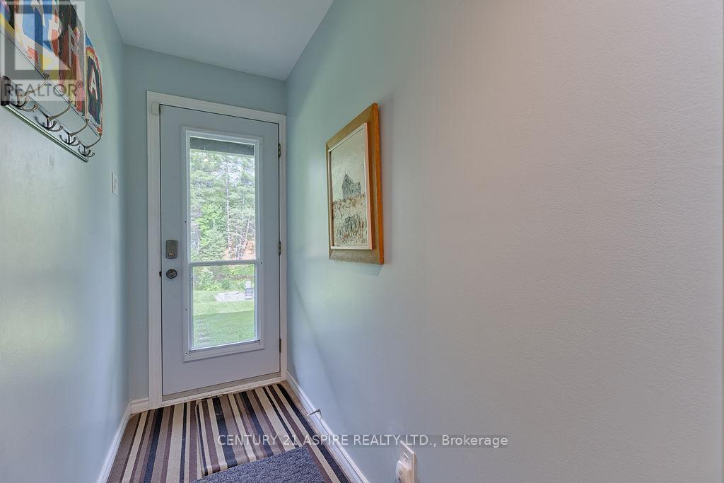 539 Schwan Road, Laurentian Valley, Ontario  K8A 6W8 - Photo 20 - X12293034