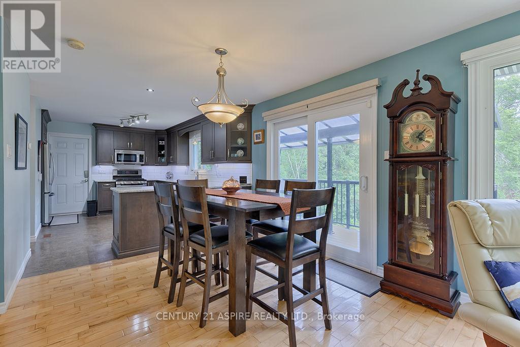 539 Schwan Road, Laurentian Valley, Ontario  K8A 6W8 - Photo 6 - X12293034