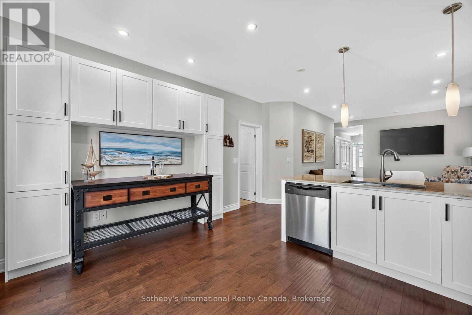 95 Wally Drive, Wasaga Beach, Ontario  L9Z 0G5 - Photo 12 - S12293056