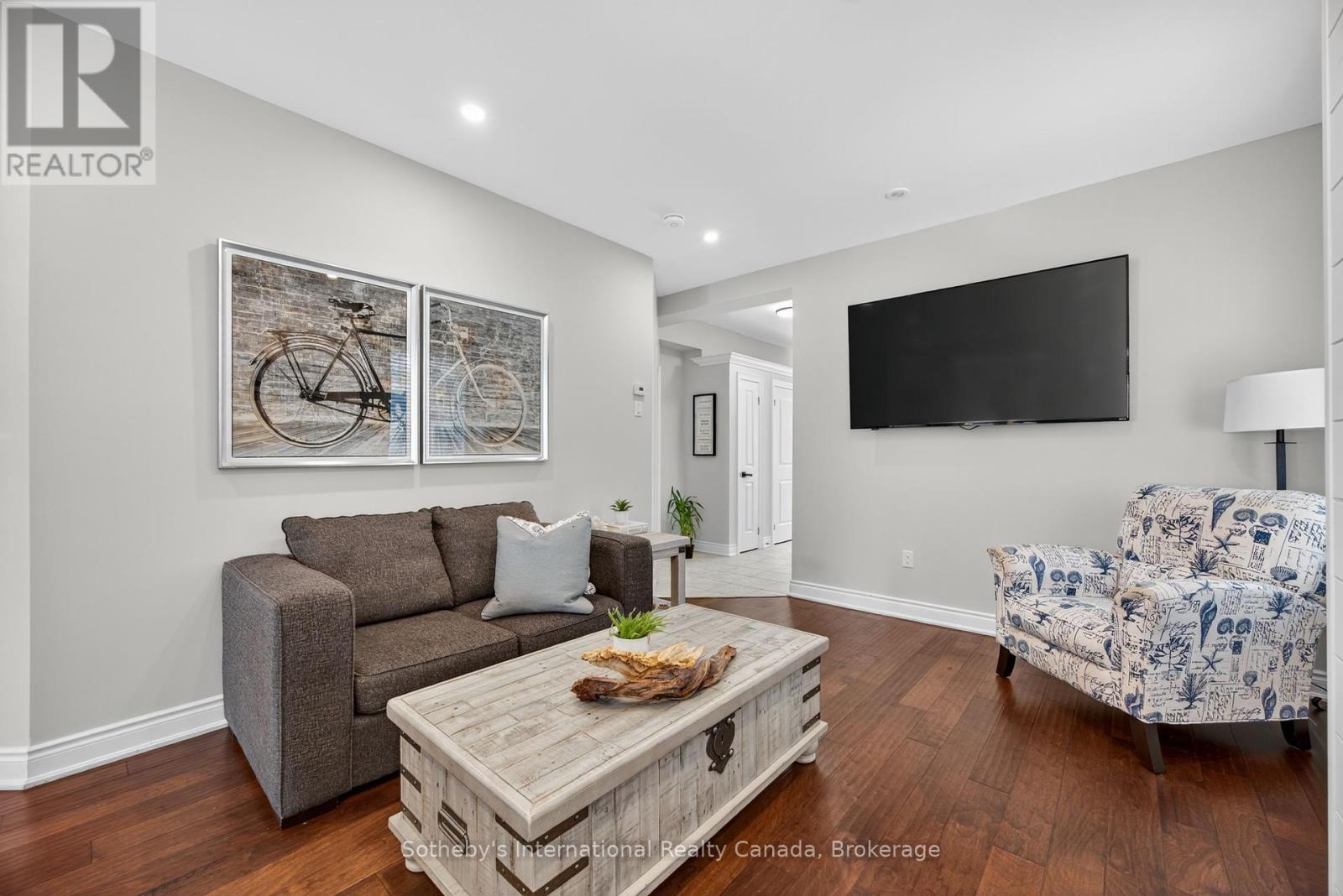 95 Wally Drive, Wasaga Beach, Ontario  L9Z 0G5 - Photo 6 - S12293056