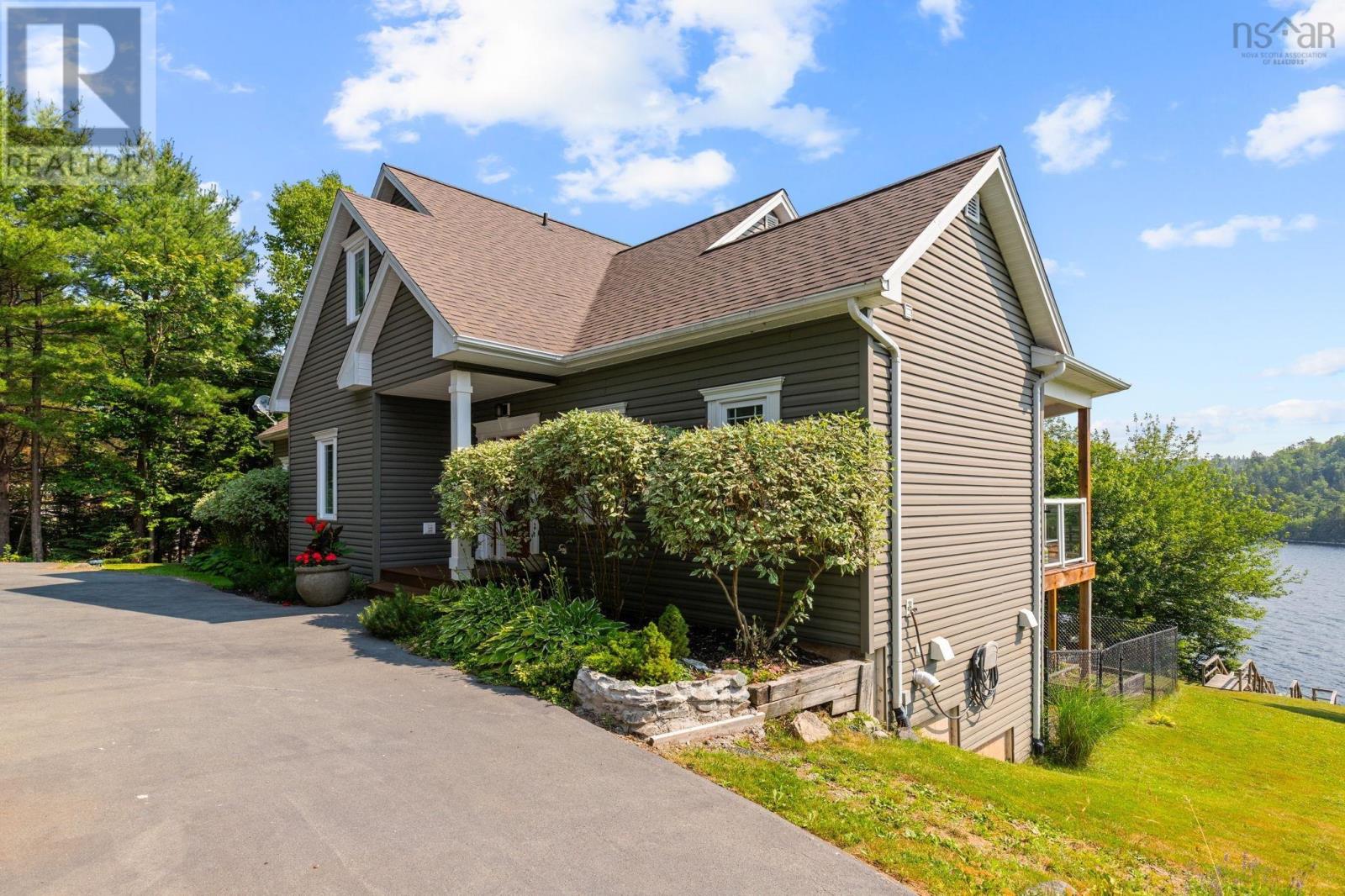 Property at 45 Nadine Drive image 3