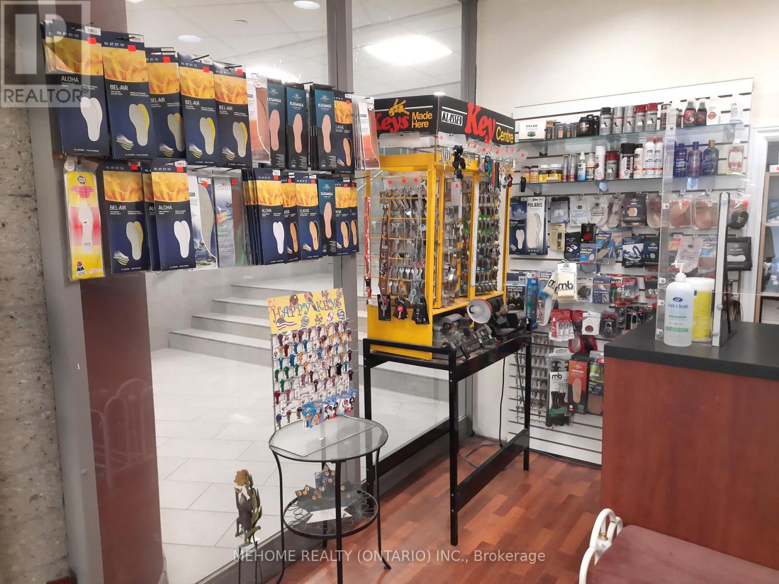 Unit # Hsc 107 - 700 University Avenue, Toronto, Ontario  M5G 1Z5 - Photo 3 - C12293048