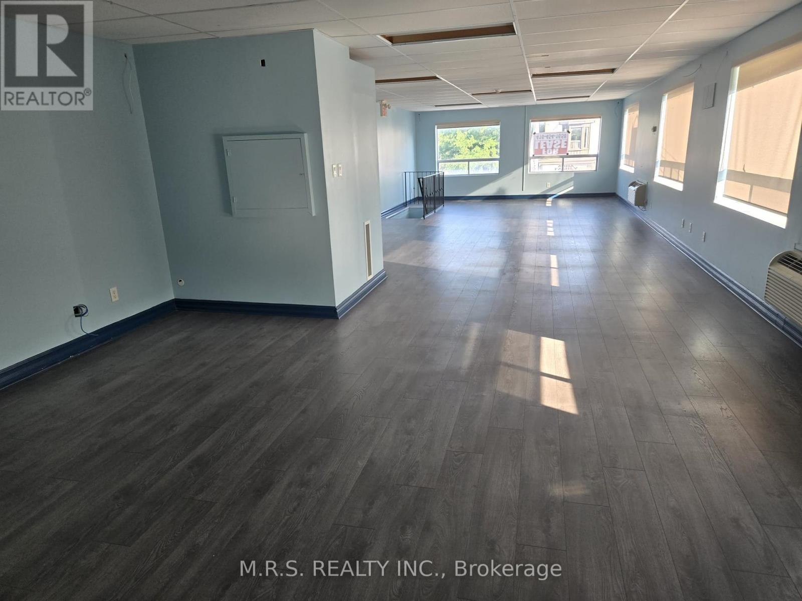 2nd Flr - 2152 Danforth Avenue, Toronto, Ontario  M4C 1K3 - Photo 4 - E12293058