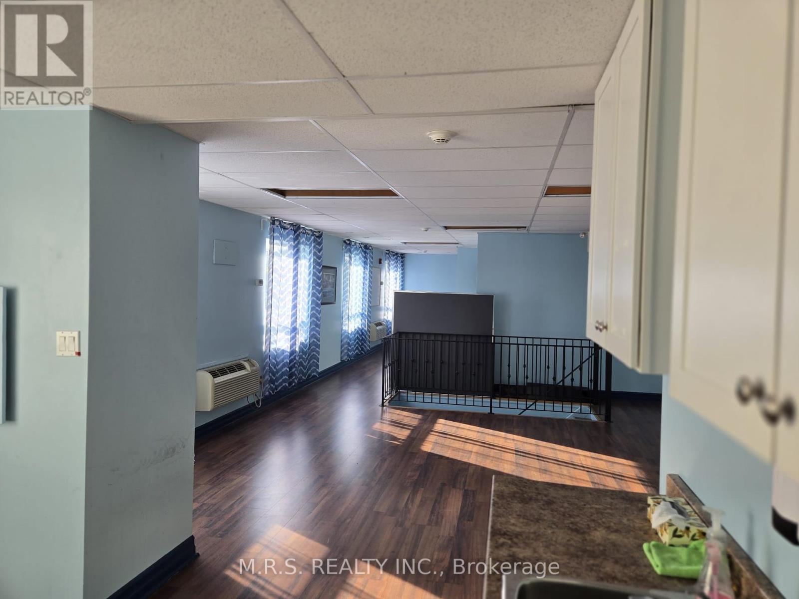 2nd Flr - 2152 Danforth Avenue, Toronto, Ontario  M4C 1K3 - Photo 5 - E12293058