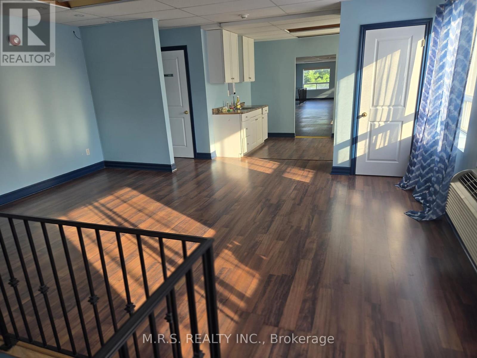 2nd Flr - 2152 Danforth Avenue, Toronto, Ontario  M4C 1K3 - Photo 8 - E12293058