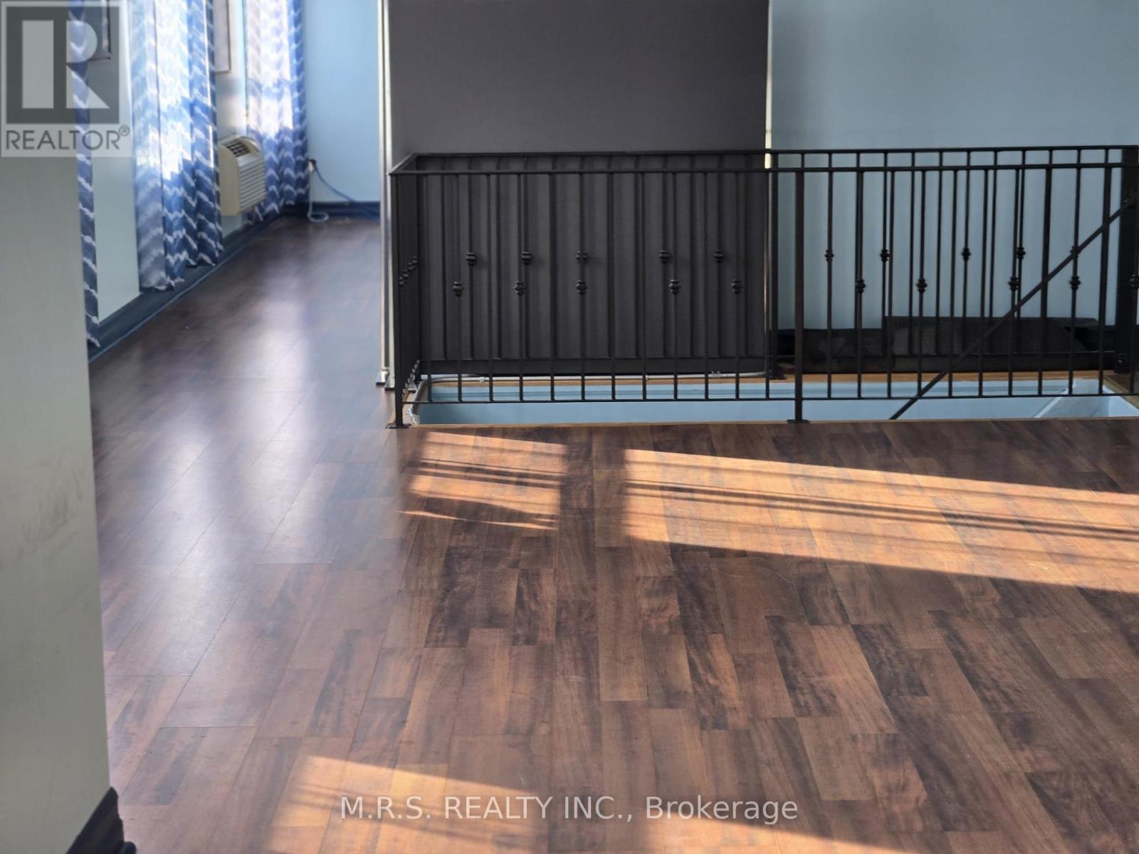 2nd Flr - 2152 Danforth Avenue, Toronto, Ontario  M4C 1K3 - Photo 9 - E12293058