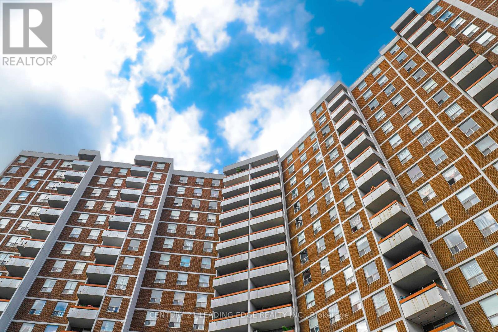 617 - 10 EDGECLIFF GOLFWAY, Toronto, Ontario