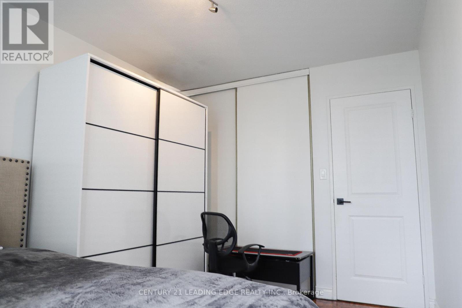 617 - 10 Edgecliff Golfway, Toronto, Ontario  M3C 3A3 - Photo 19 - C12289198