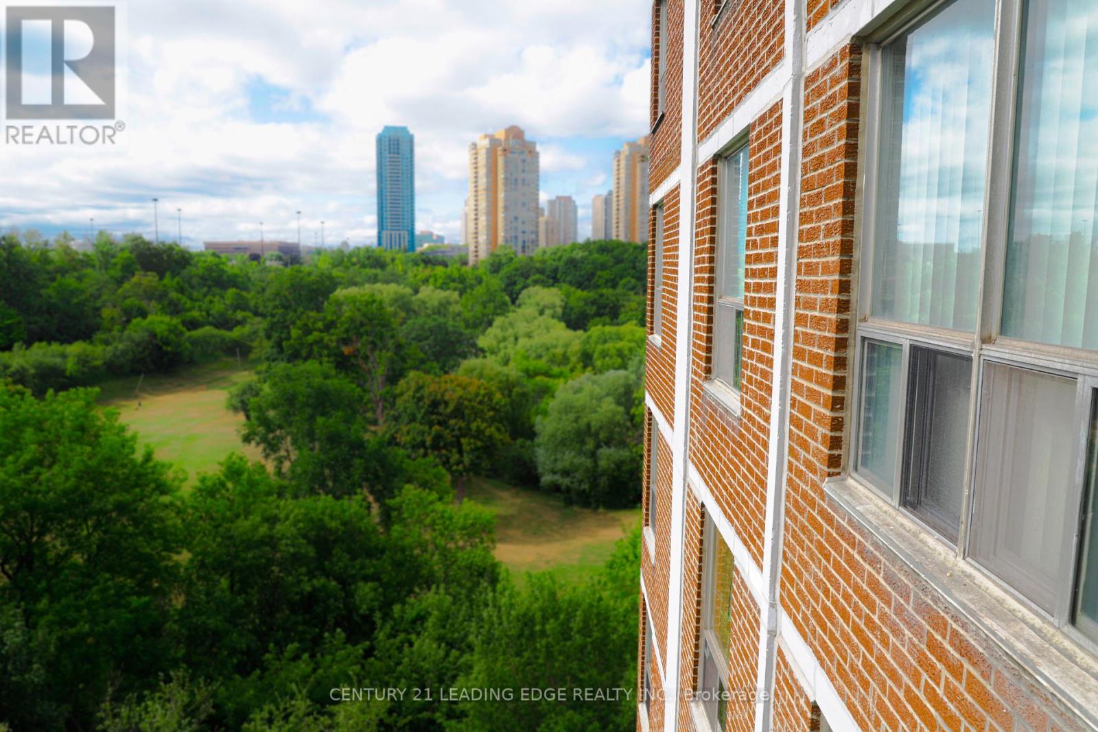 617 - 10 Edgecliff Golfway, Toronto, Ontario  M3C 3A3 - Photo 4 - C12289198