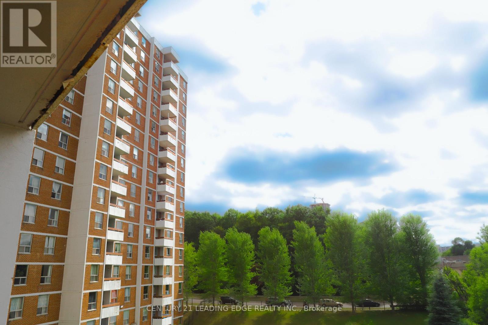 617 - 10 Edgecliff Golfway, Toronto, Ontario  M3C 3A3 - Photo 5 - C12289198