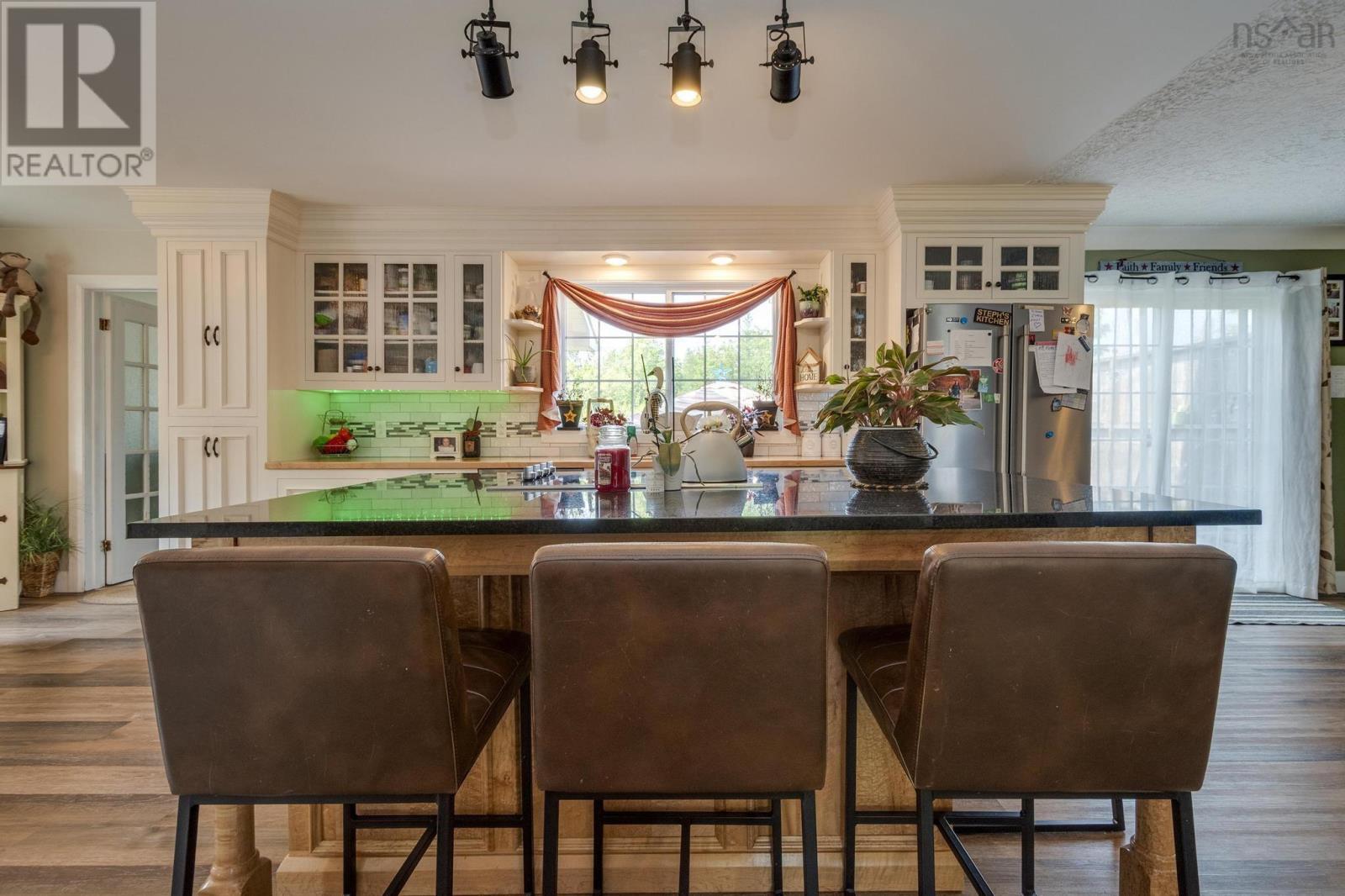 51 Weir Avenue, Stellarton, Nova Scotia  B0K 1S0 - Photo 6 - 202518017