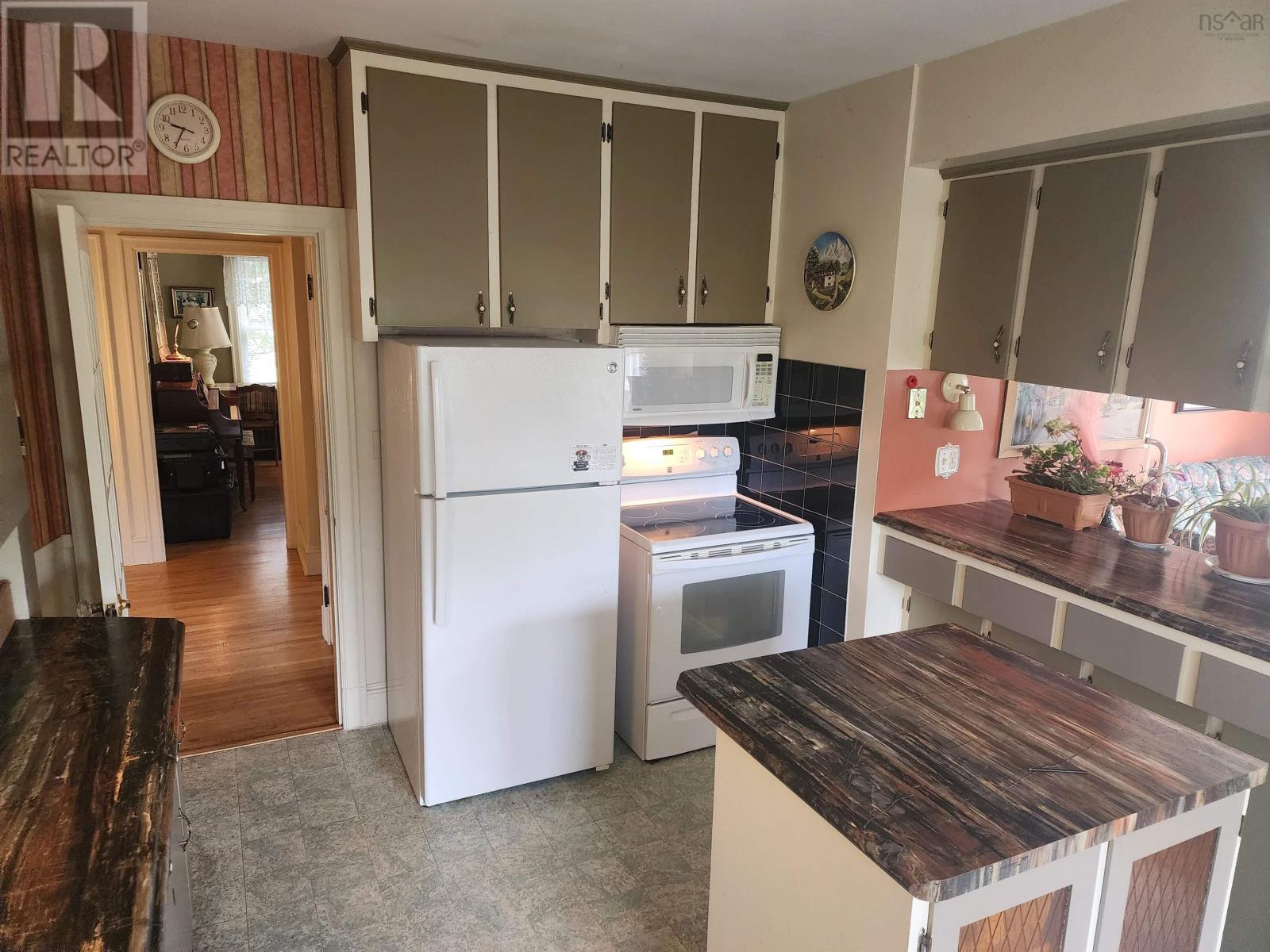 70 Victoria Road, Lunenburg, Nova Scotia  B0J 2C0 - Photo 17 - 202518020