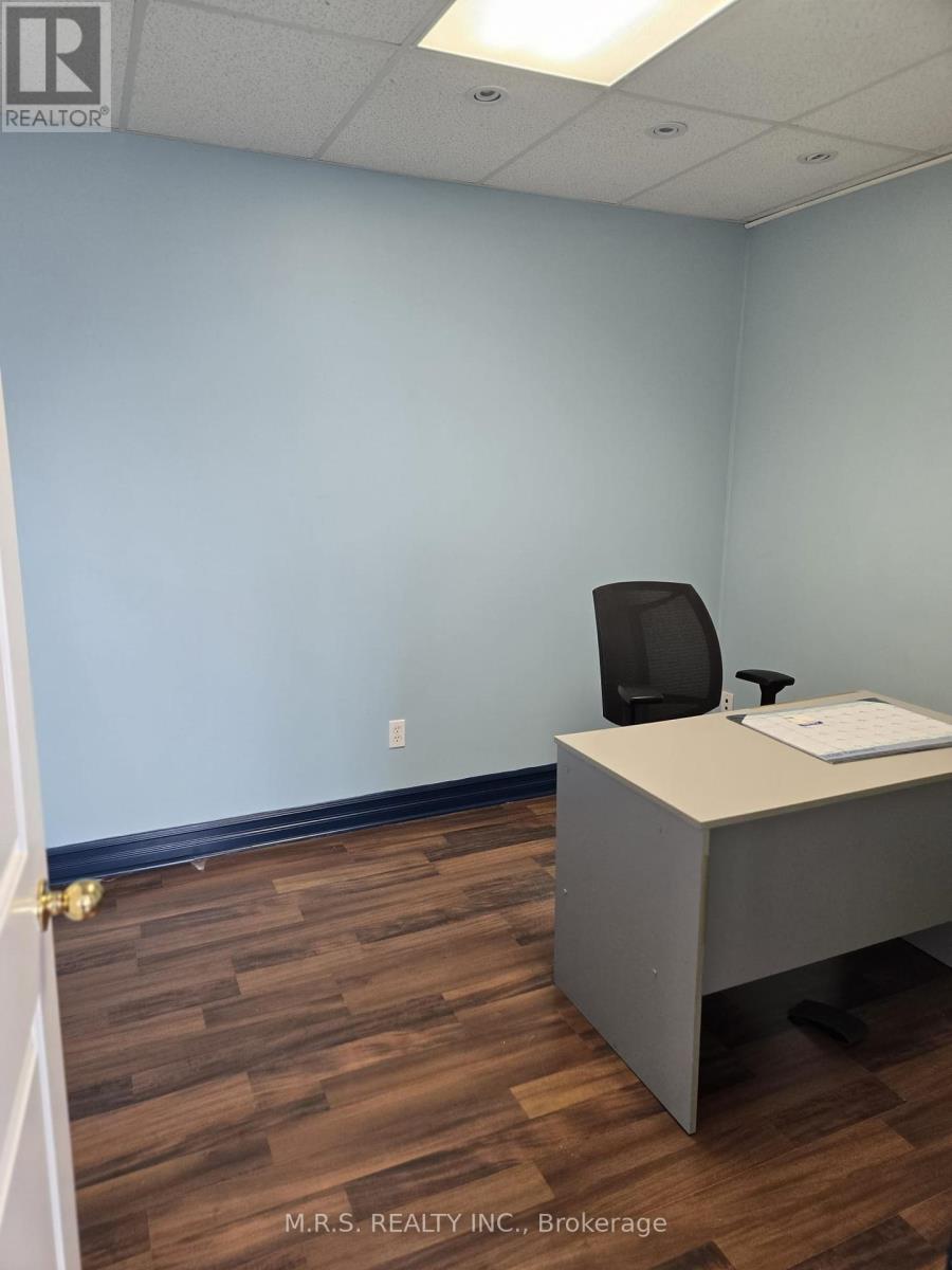 2nd Flr - 2152 Danforth Avenue, Toronto, Ontario  M4C 1K3 - Photo 2 - E12293058