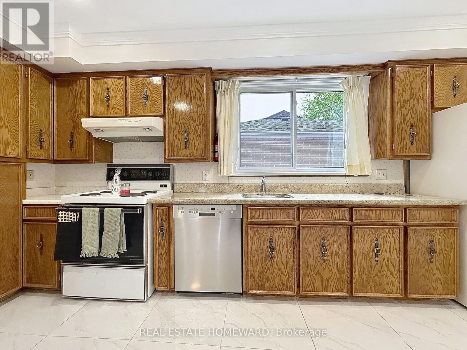 55 Emmeline Crescent, Toronto, Ontario  M1S 1L1 - Photo 8 - E12293065