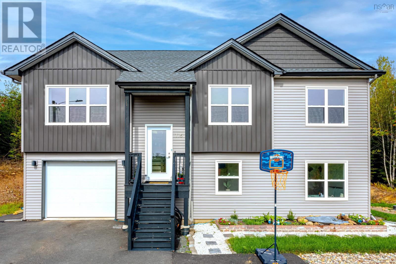 Property at 115 Lindforest Court image 1