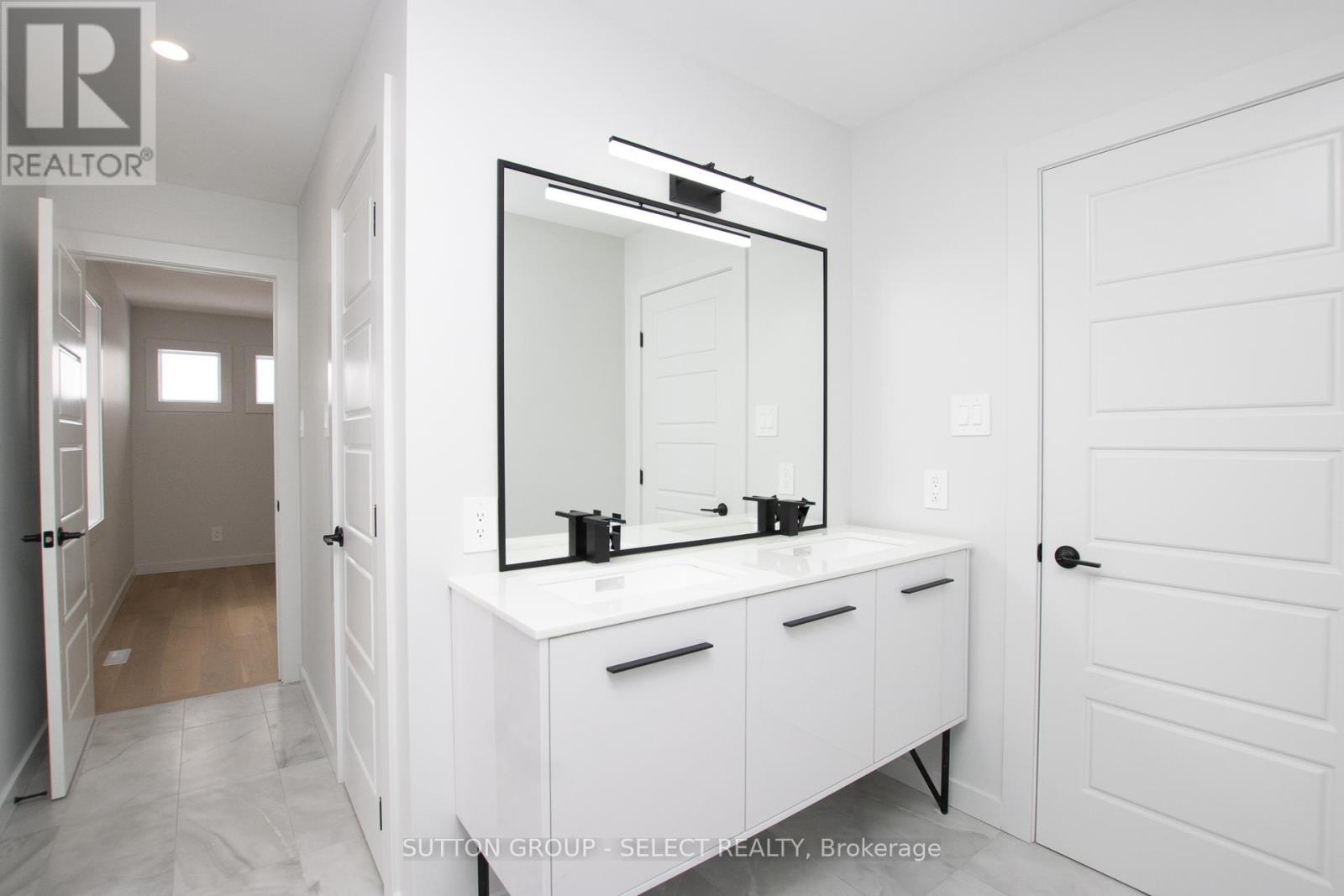 115 Optimist Drive, Southwold (Talbotville), Ontario  N5P 3T2 - Photo 34 - X12293107