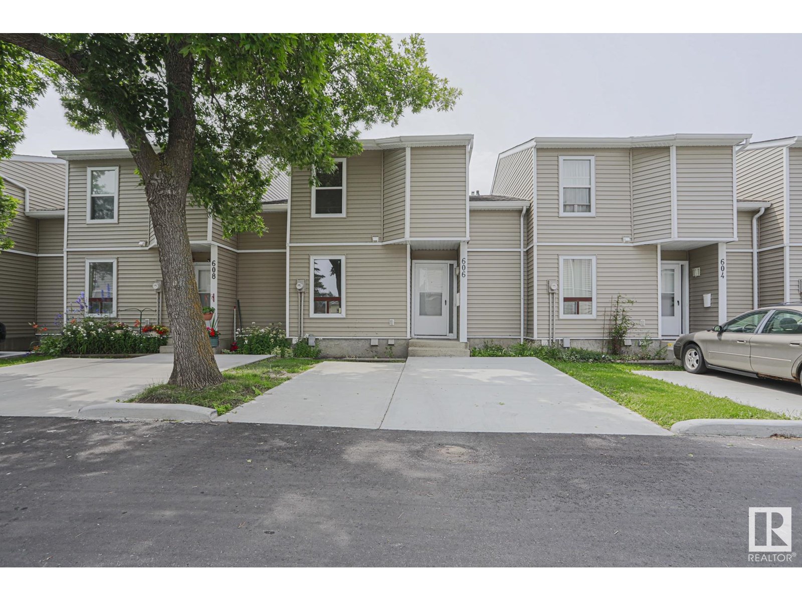 Property at 606 SADDLEBACK RD NW image 1