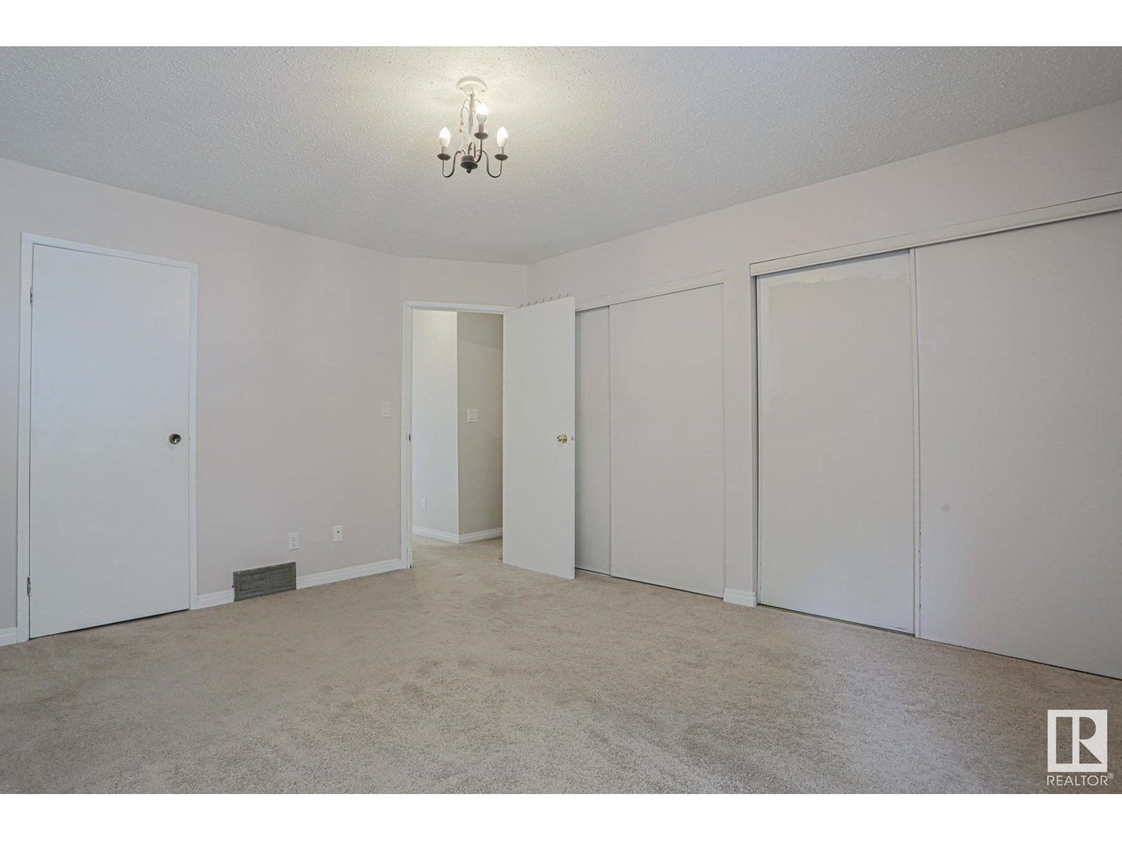 606 Saddleback Rd Nw, Edmonton, Alberta  T6J 4Z3 - Photo 14 - E4448475