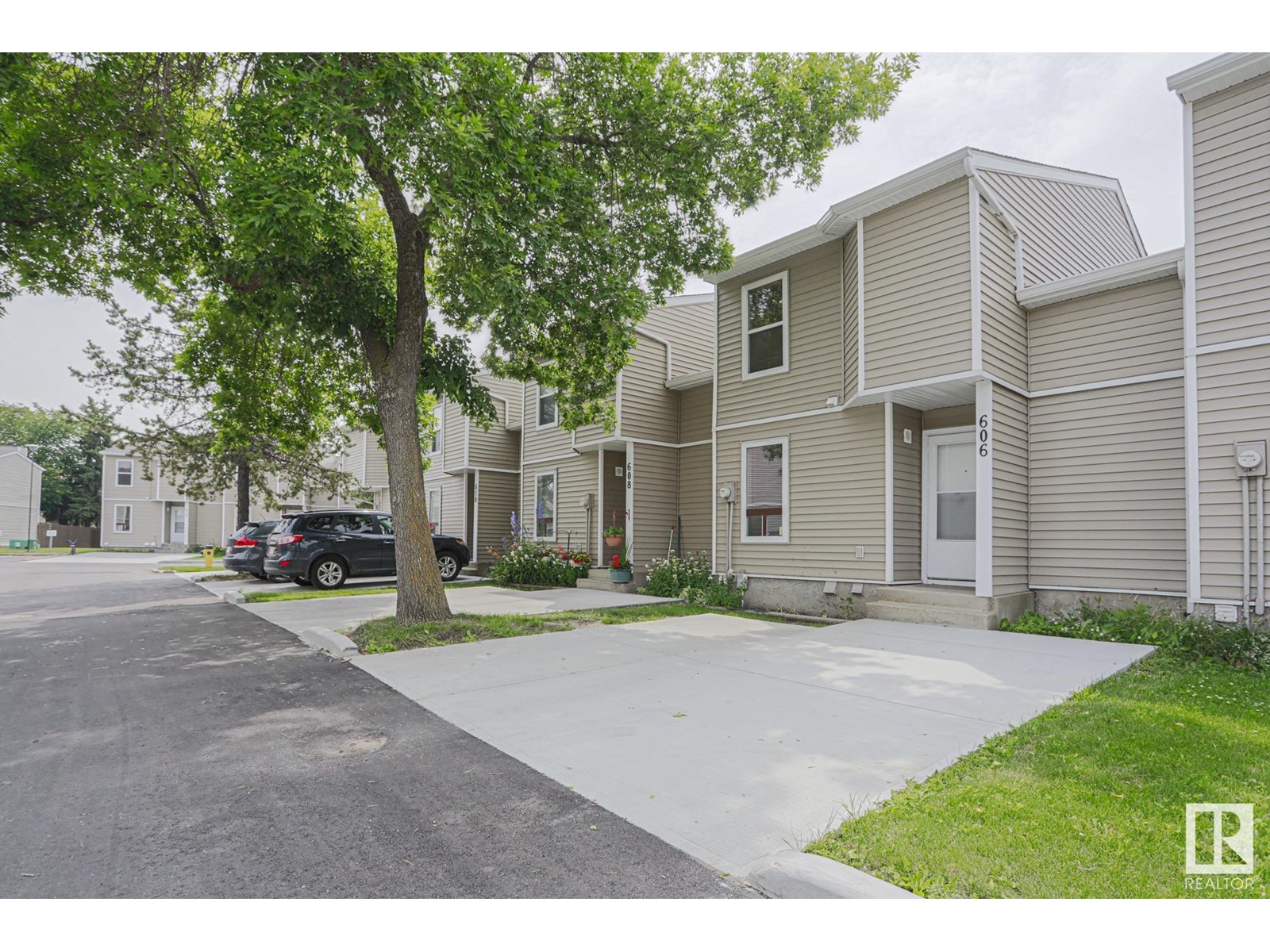 Property at 606 SADDLEBACK RD NW image 2