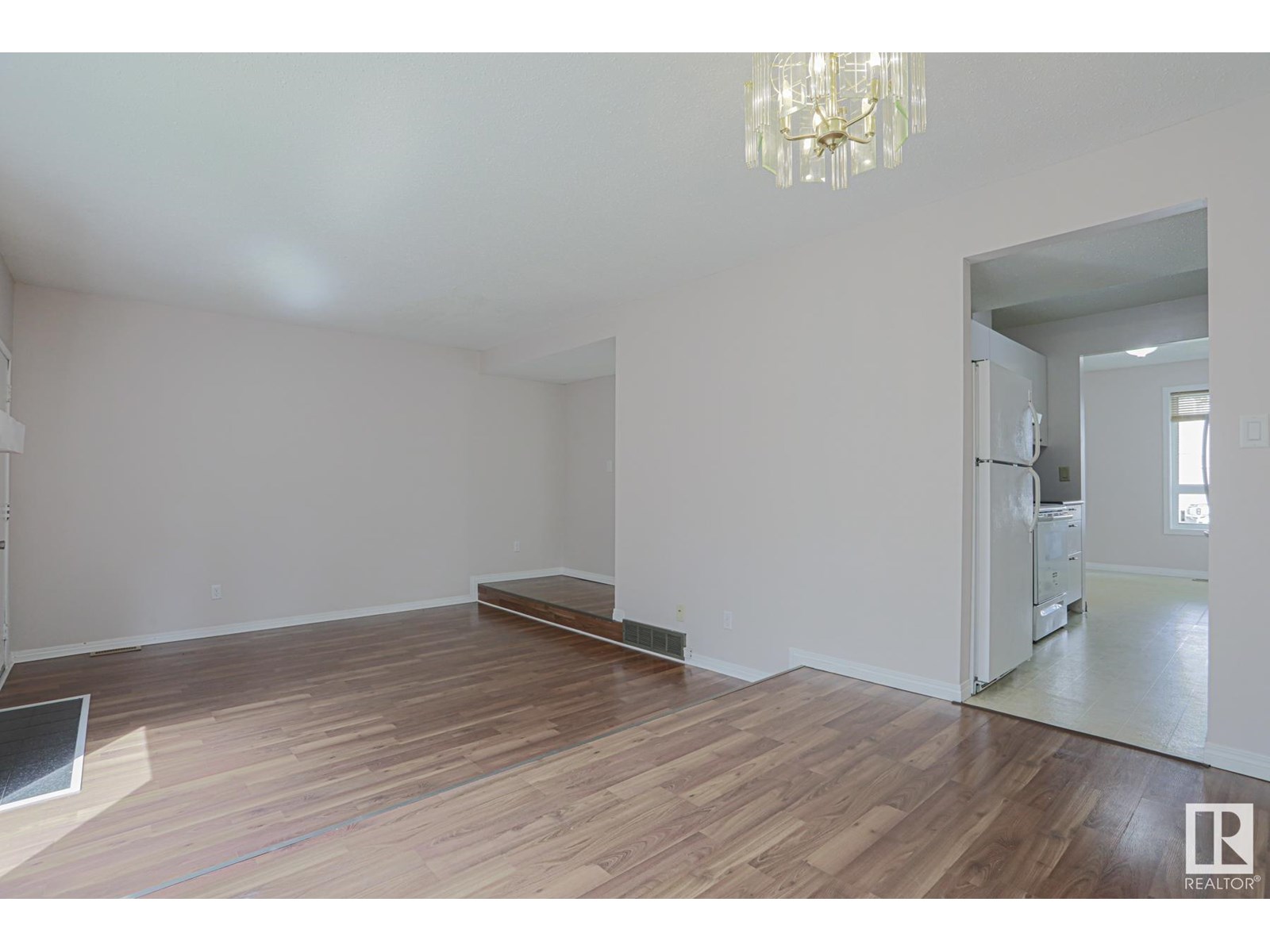 Property at 606 SADDLEBACK RD NW image 5