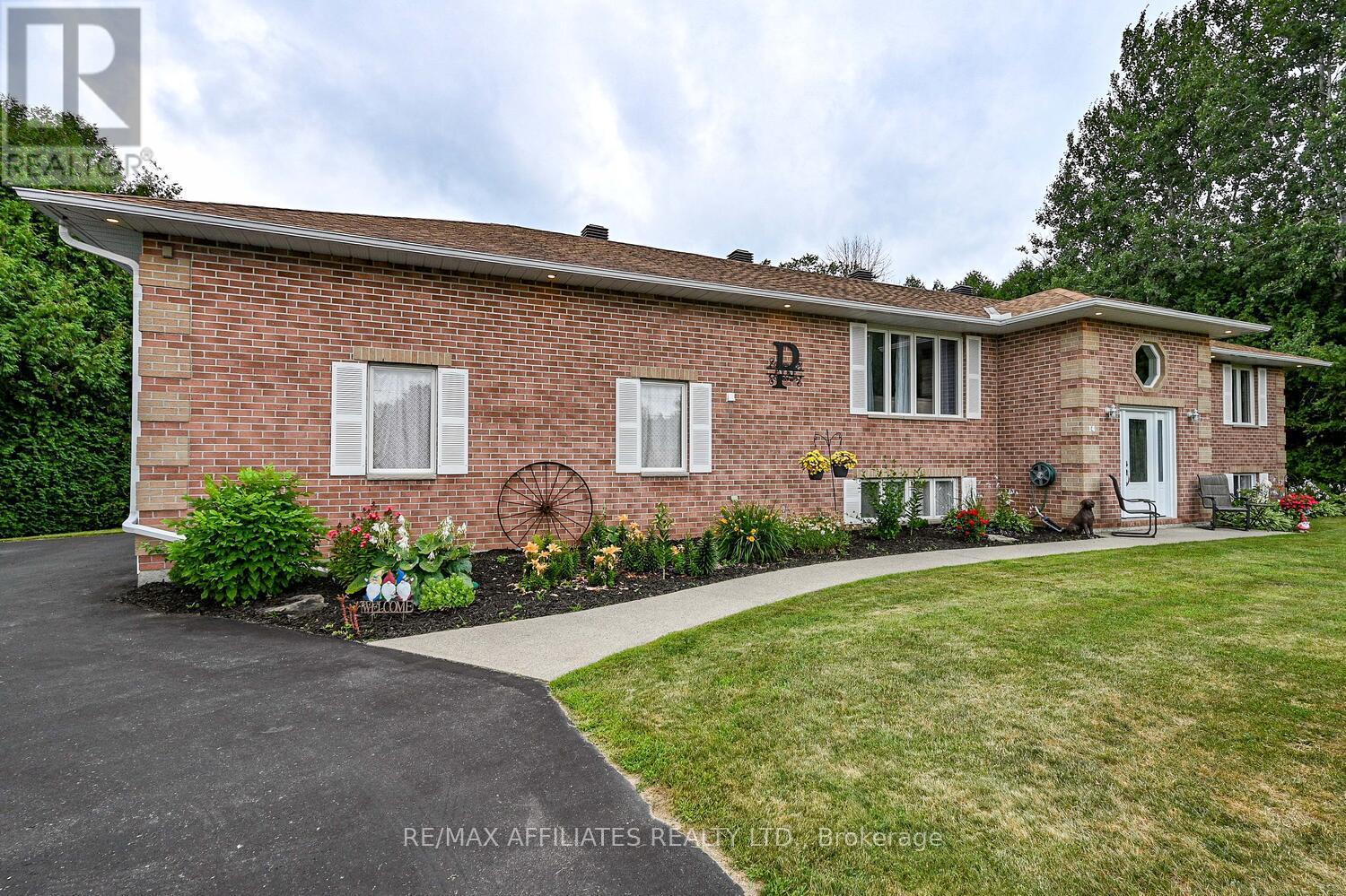 Property at 14 SOUTH POINT DRIVE image 3
