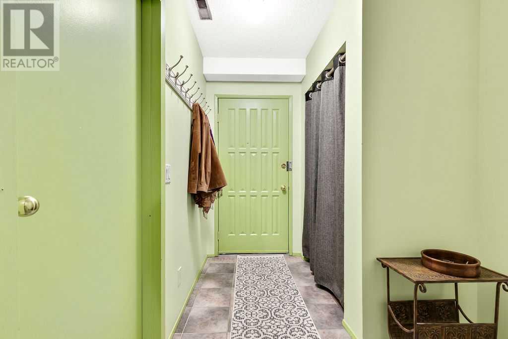 Property at 19, 643 4 Avenue NE image 3