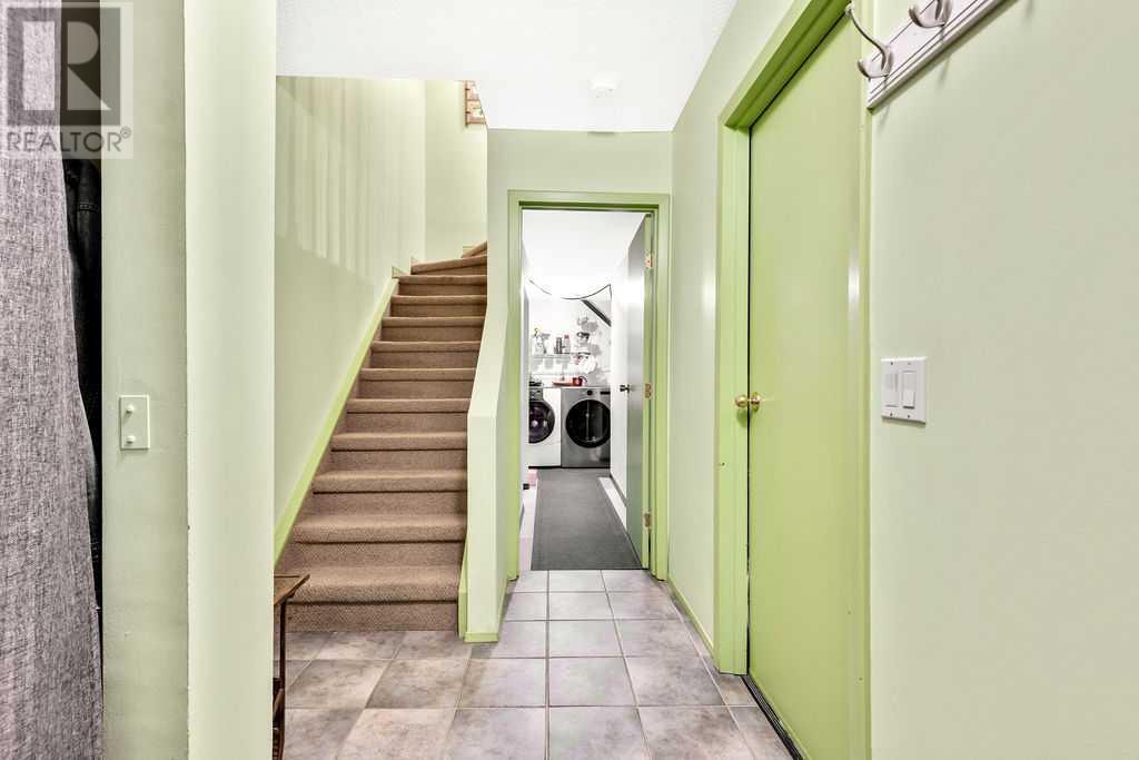 Property at 19, 643 4 Avenue NE image 5