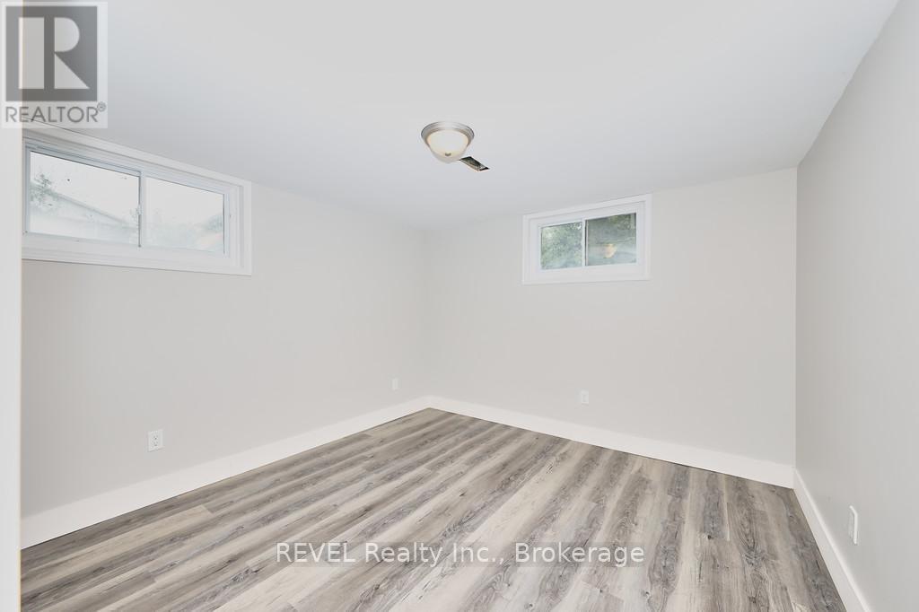 42 Chalmers Street, St. Catharines, Ontario  L2M 5C8 - Photo 17 - X12293111