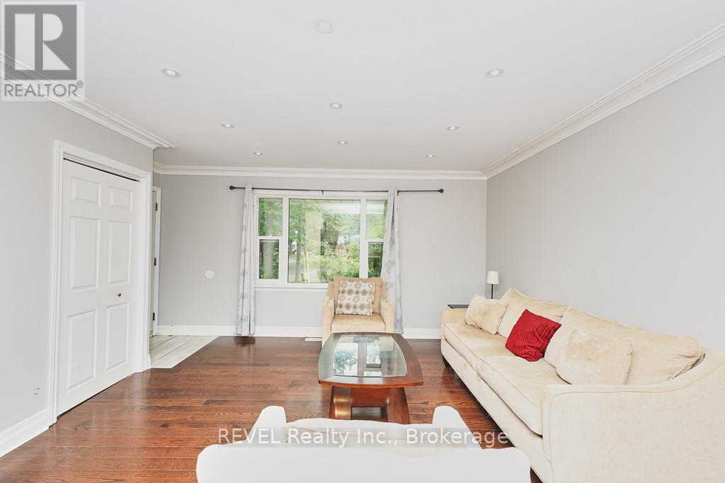 42 Chalmers Street, St. Catharines, Ontario  L2M 5C8 - Photo 2 - X12293111