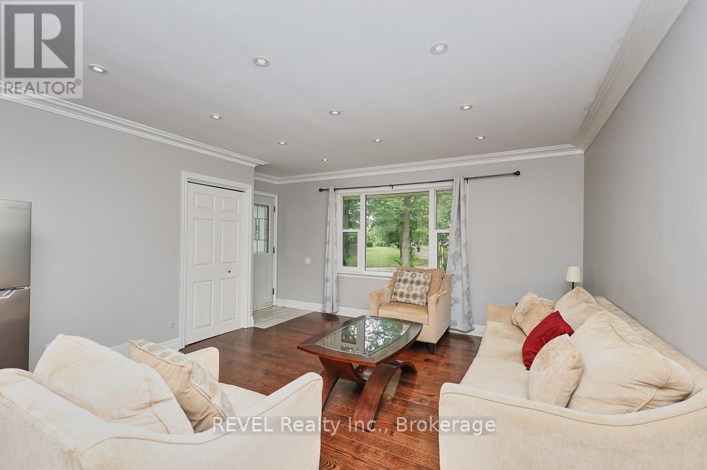 42 Chalmers Street, St. Catharines, Ontario  L2M 5C8 - Photo 3 - X12293111