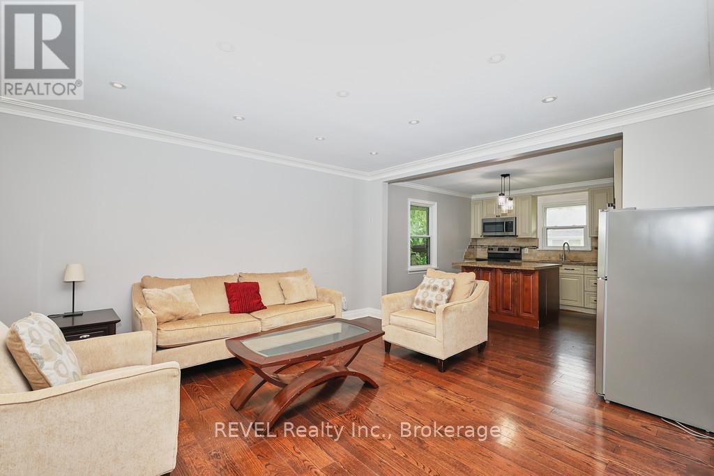 42 Chalmers Street, St. Catharines, Ontario  L2M 5C8 - Photo 4 - X12293111