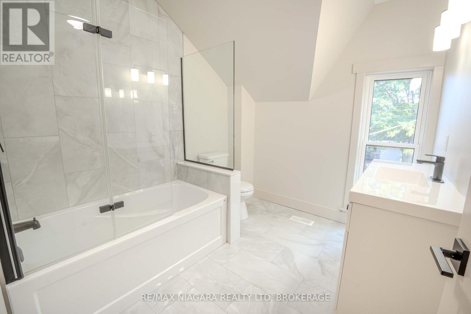 6 Almond Street, St. Catharines, Ontario  L2T 1E7 - Photo 28 - X12293117