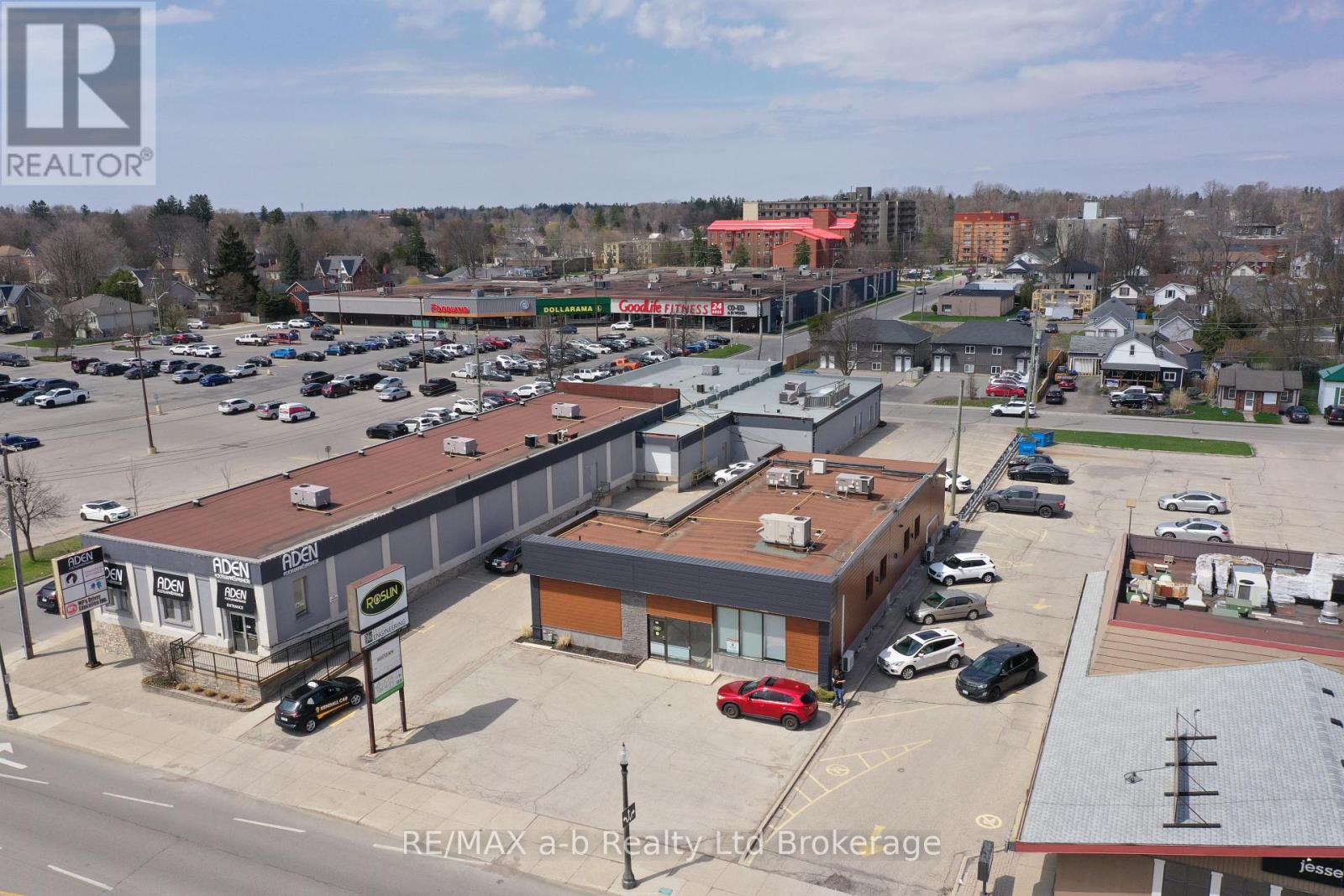 677 Dundas Street, Woodstock, Ontario  N4S 1E5 - Photo 3 - X12293129