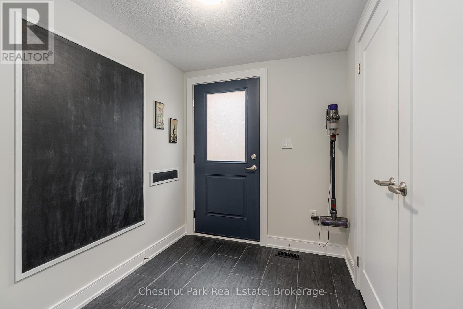 76 Selkirk Drive, Huntsville, Ontario  P1H 0C6 - Photo 25 - X12293134