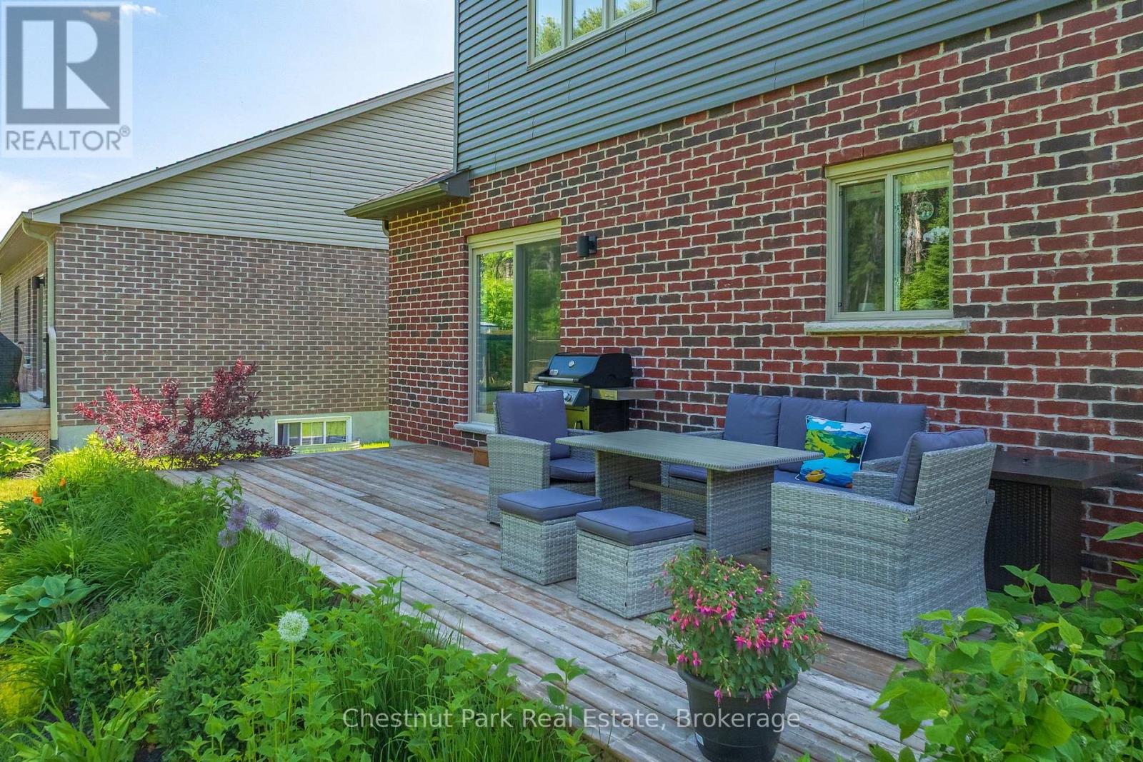 76 Selkirk Drive, Huntsville, Ontario  P1H 0C6 - Photo 38 - X12293134