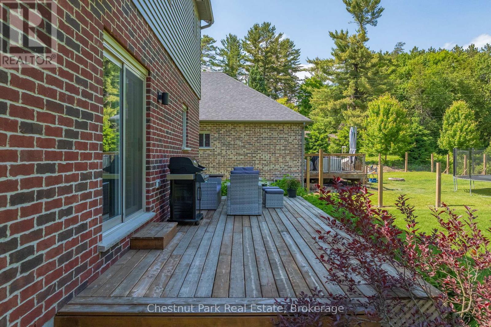 76 Selkirk Drive, Huntsville, Ontario  P1H 0C6 - Photo 41 - X12293134