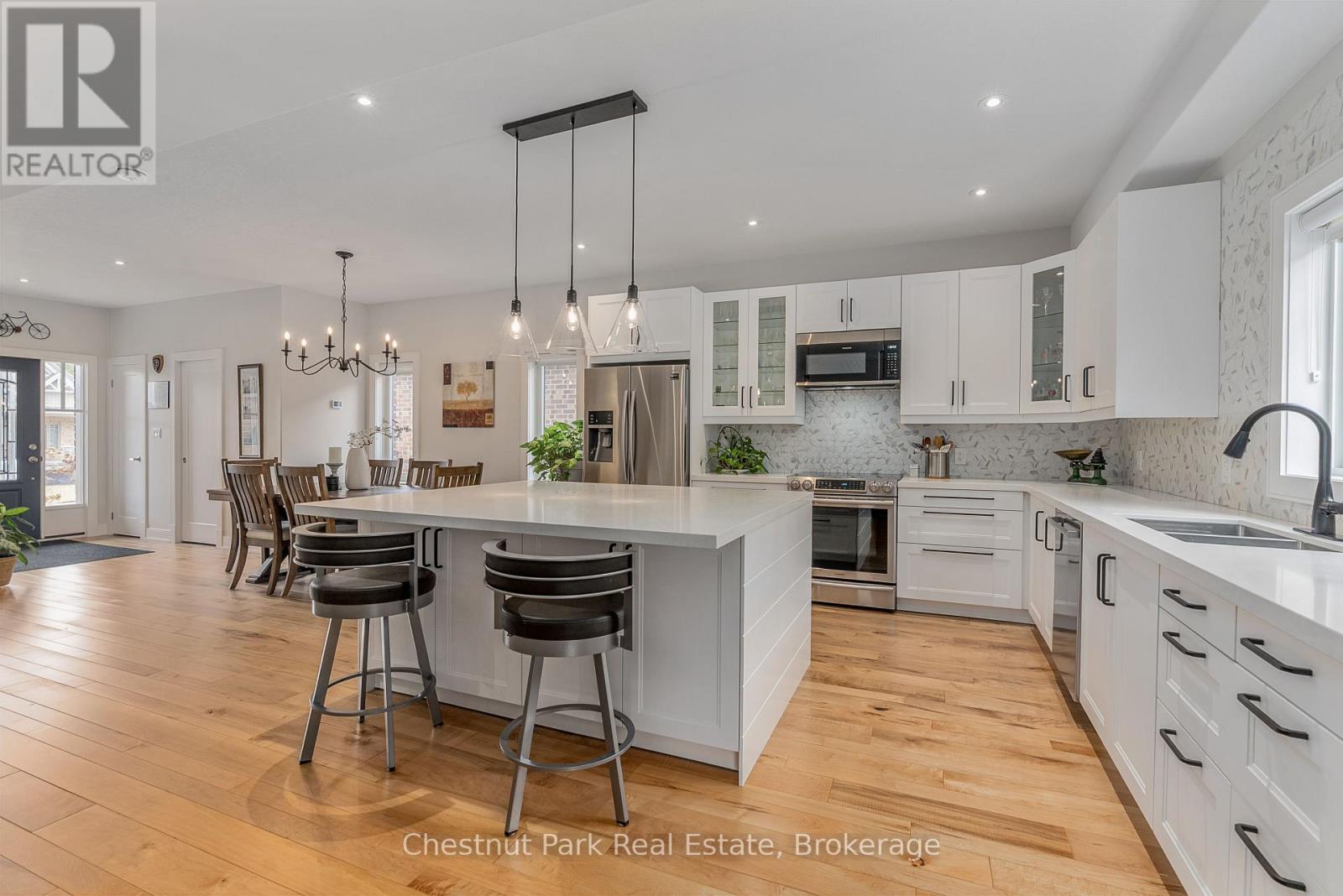 76 Selkirk Drive, Huntsville, Ontario  P1H 0C6 - Photo 9 - X12293134