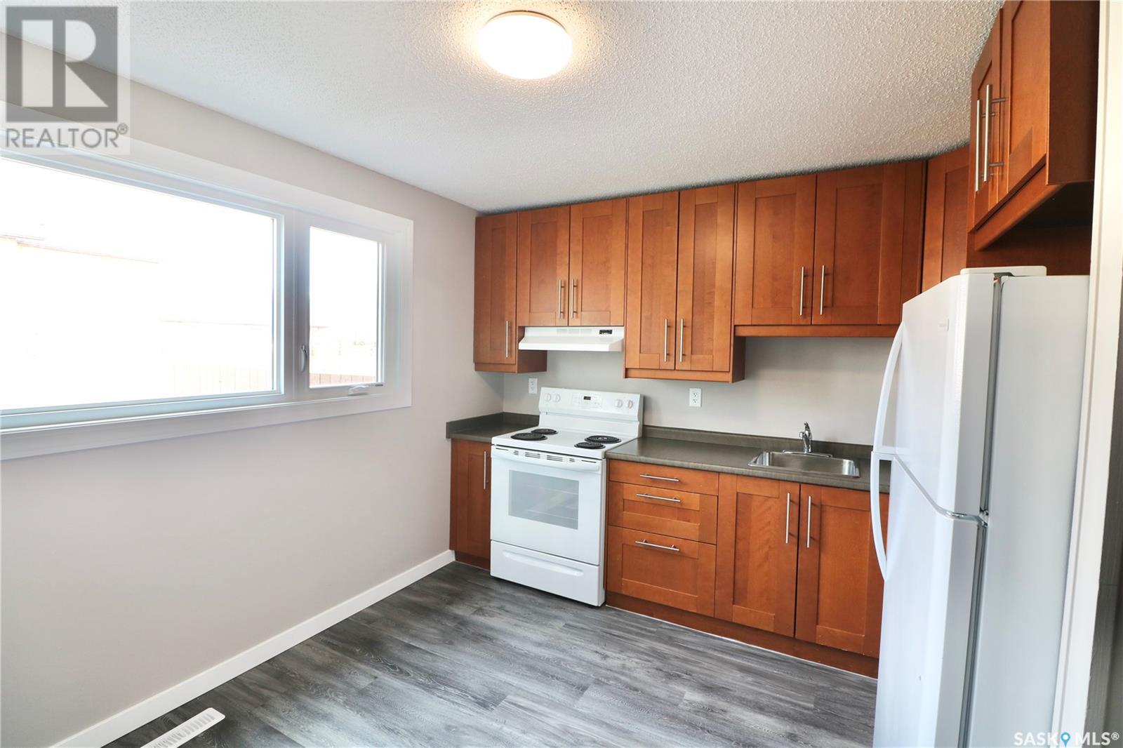 Property at 86 Mackenzie MEWS image 2
