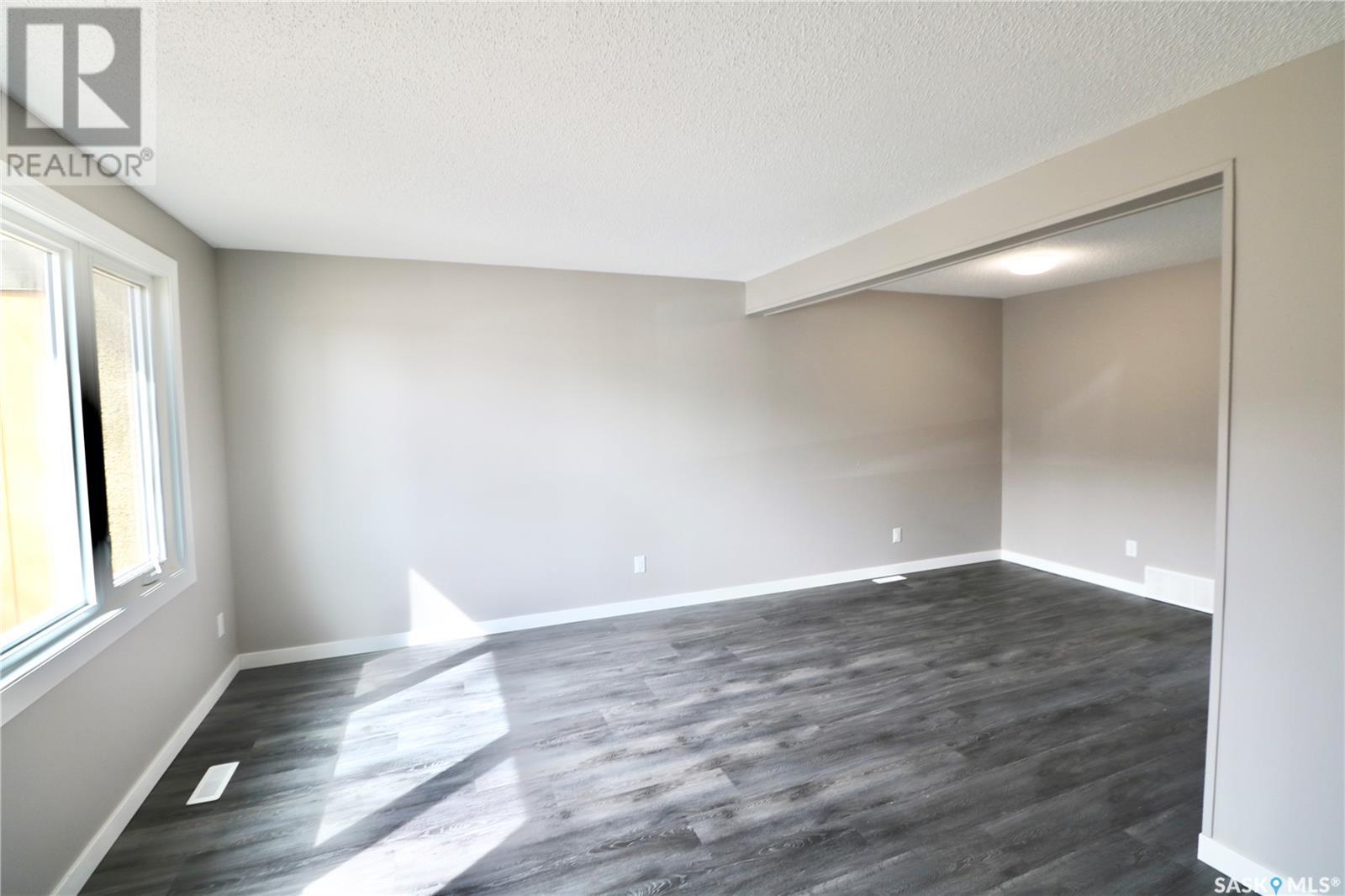 Property at 86 Mackenzie MEWS image 4