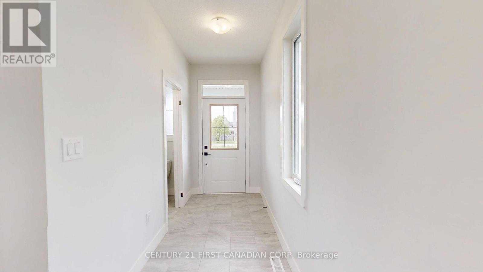 1221 Tulloch Avenue, London South, Ontario  N6M 0L8 - Photo 2 - X12286891